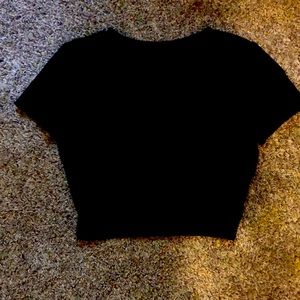 black short sleeve crop top